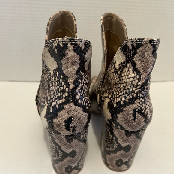 Steve Madden Snakeskin Pattern Ankle Booties size 10 M women. Block Heel. OBO - Picture 8 of 14
